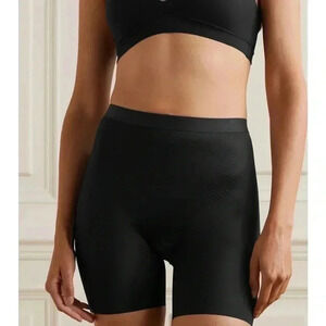 NWOT Spanx Thinstincts 2.0 shorts  S